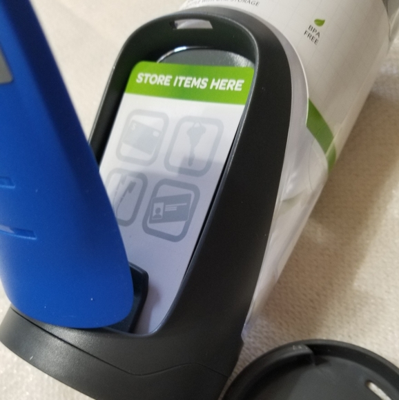 Contigo's Shake & Go Fit shaker bottle with gym storage, 24 ounces - Picture 6 of 10